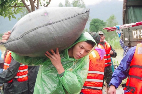 Lực lượng quân đội chủ động ứng phó mưa lũ, bảo vệ an toàn cho Nhân dân